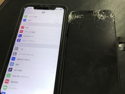 北九州市小倉南区よりiPhoneXの液晶不具合