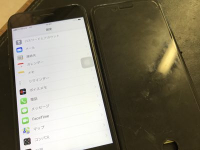 山口県下関市よりiPhone8のガラス割れ修理