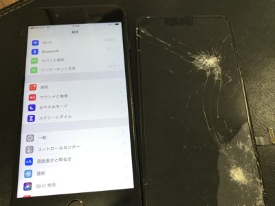 北九州市小倉南区よりiPhone8Plusの液晶不具合