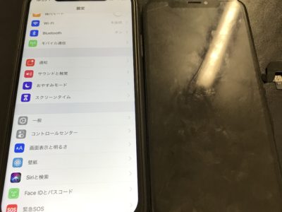 北九州市よりiPhoneXSの液晶不具合