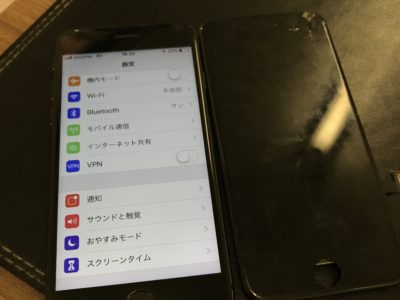 北九州市よりiPhone8の液晶不具合