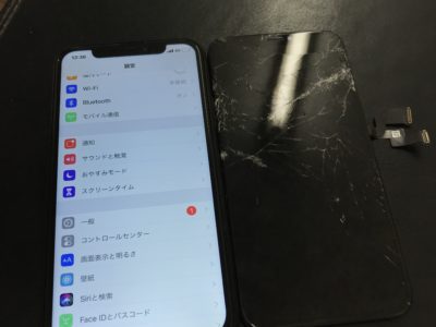 北九州市よりiPhoneXSの表示不良+タッチ不良