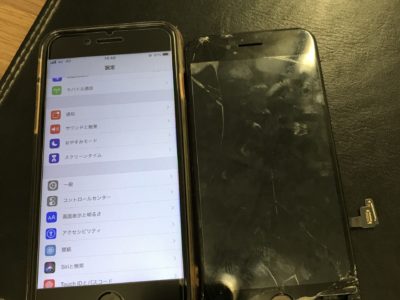 北九州市よりiPhone8のガラス割れ修理