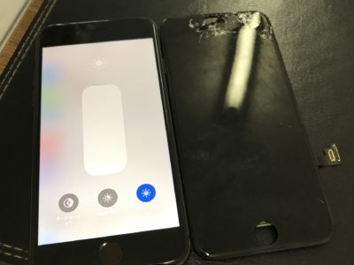 北九州市よりiPhone8の液晶不具合（HQパネル）