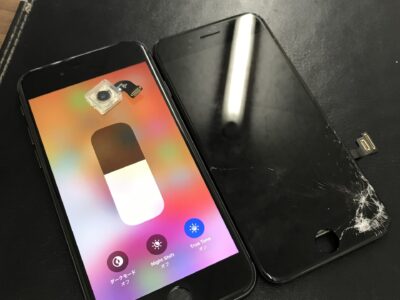 北九州市よりiPhone8の液晶不具合（HQパネル）+リアカメラ交換