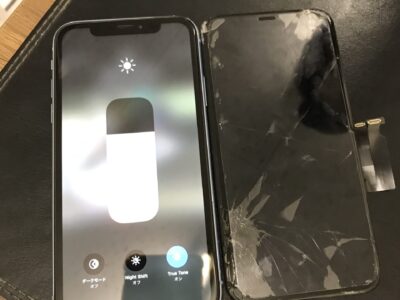 北九州市門司区よりiPhoneXRの液晶不具合