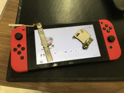 任天堂Switchの本体レール交換+ゲームカードスロット交換