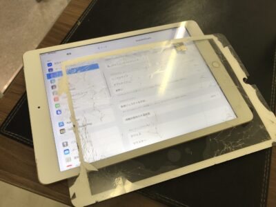 北九州市よりiPad7のガラス割れ修理