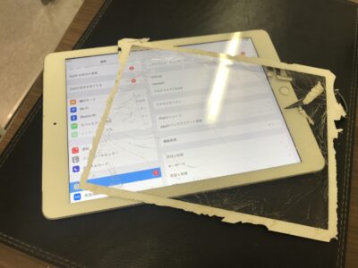 北九州市よりiPad5のガラス割れ修理