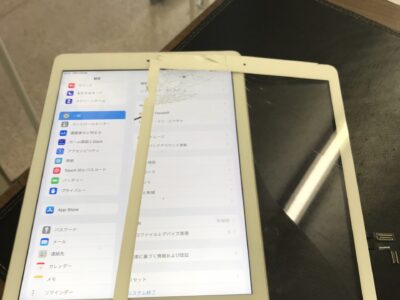 北九州市よりiPad5のガラス割れ修理