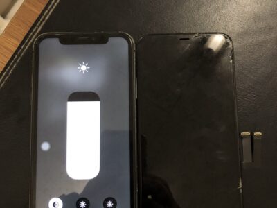 北九州市よりiPhone11の液晶不具合