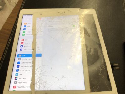 北九州市よりiPad6のガラス割れ修理