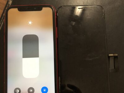 北九州市よりiPhone11の液晶不具合