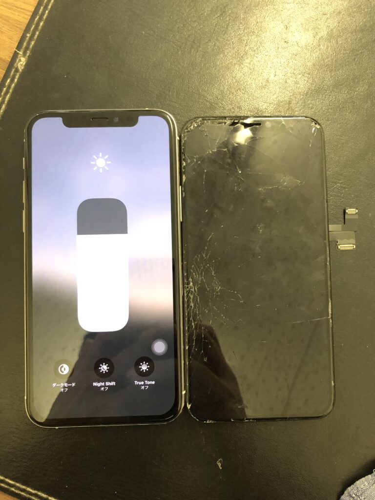 北九州市　iPhone11Pro　ガラス割れ修理　小倉