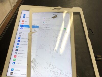 北九州市よりiPad6のガラス割れ修理