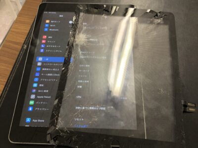 北九州市よりiPad6のガラス割れ修理