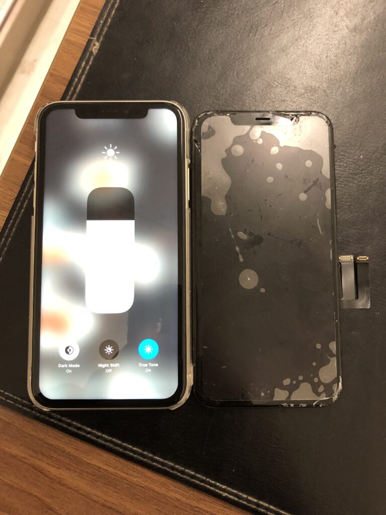 北九州市　iPhone11　液晶不具合　小倉