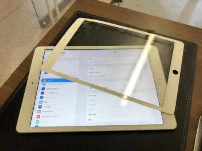 北九州市よりiPad8のガラス割れ修理