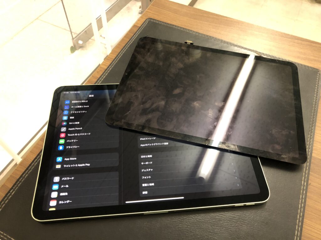 北九州市　小倉　iPadAir4　液晶不具合