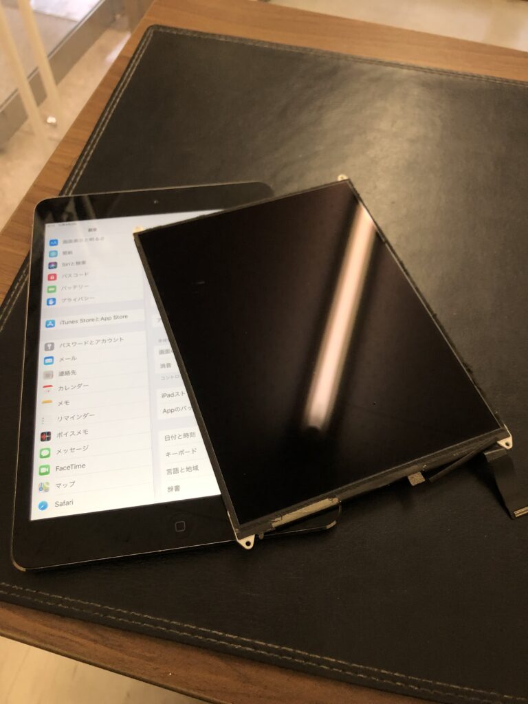 北九州市　小倉　iPadmini2　液晶不具合