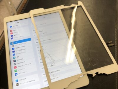 北九州市よりiPad8のガラス割れ修理