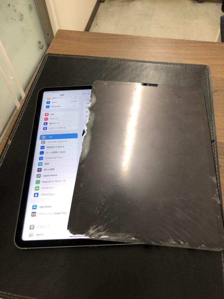北九州市　小倉　iPadPro12.9第2世代　ガラス割れ修理