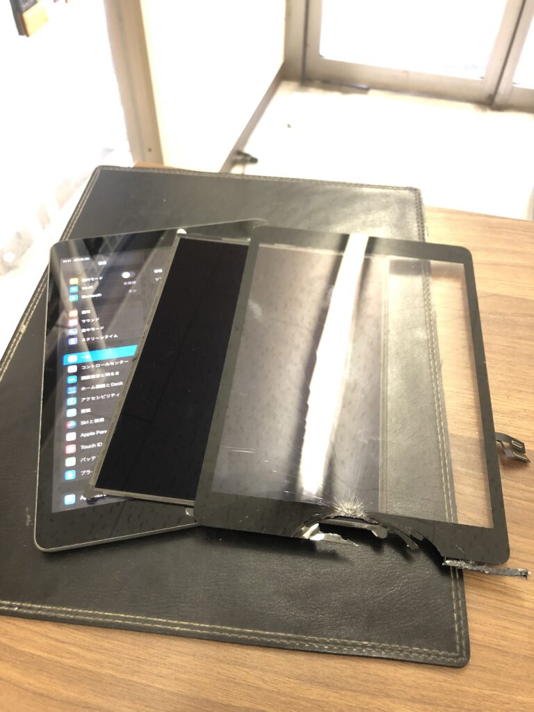 北九州市　小倉　iPad9　ガラス割れ修理　液晶不具合