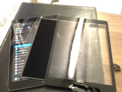 北九州市よりiPad9のガラス割れ修理+液晶不具合