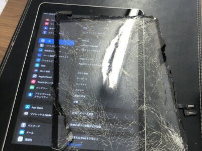 北九州市よりiPad9のガラス割れ修理