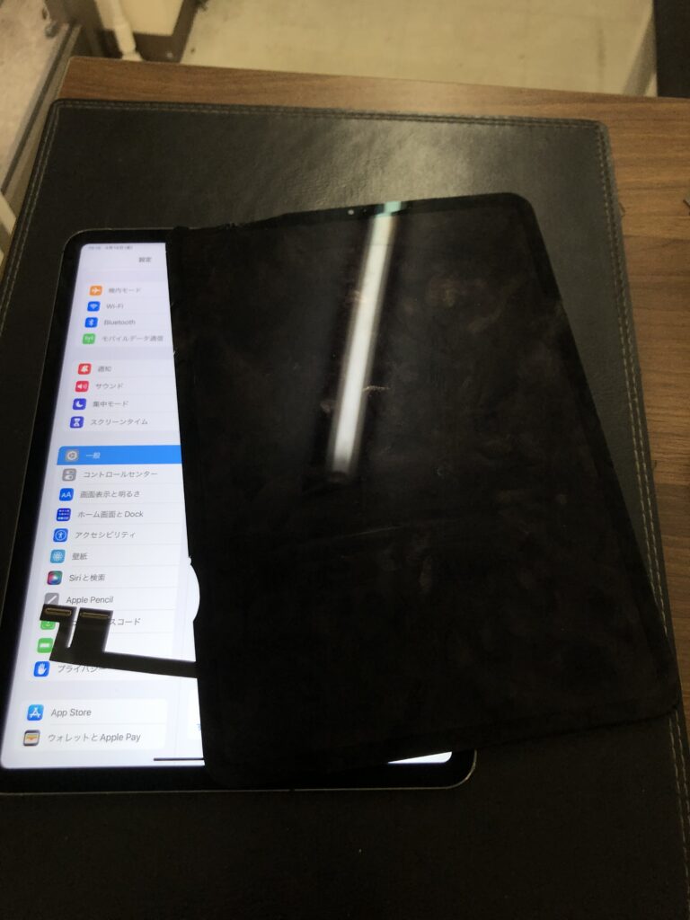 北九州市　小倉　iPadPro11第2世代　液晶不具合