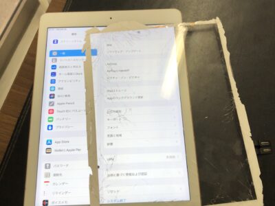 北九州市よりiPad6のガラス割れ修理
