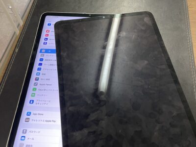 北九州市よりiPadPro11第３世代の液晶不具合