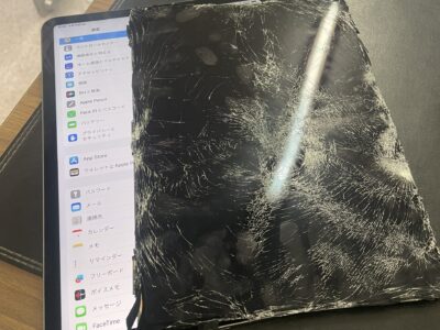 北九州市よりiPadPro11第2世代の液晶不具合