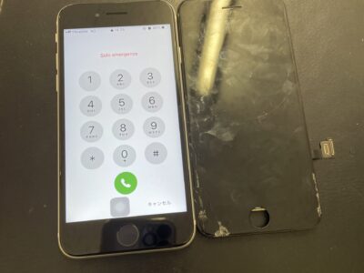 北九州市よりiPhoneSE2の液晶不具合